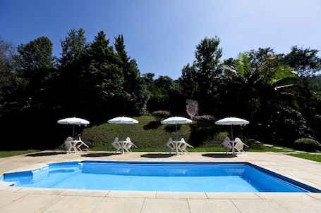 Outdoor pool, sun loungers
