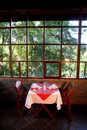 Free daily buffet breakfast - Pousada Alpes (Santo Antonio do Pinhal)