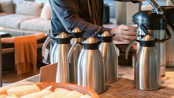 Frukost enligt egen beställning varje dag mot avgift