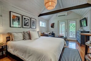 1 chambre, fer et planche à repasser, accès au Wi-Fi (inclus)