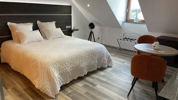 1 bedroom, in-room safe, free WiFi, bed sheets