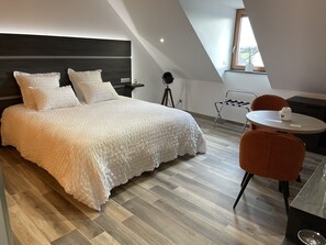 1 quarto, cofres nos quartos, Wi-Fi de cortesia, roupa de cama