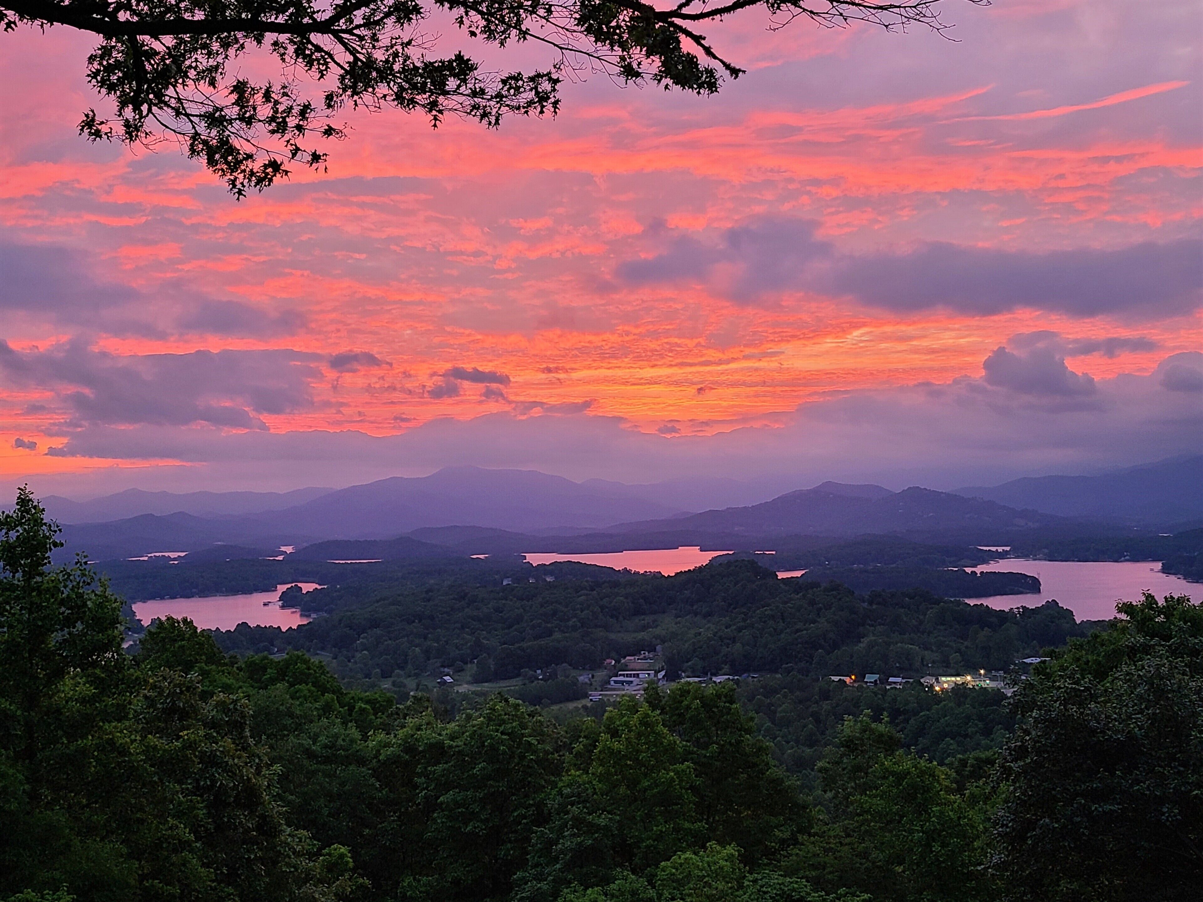 Mountain and Lake views...Feels like home with a view!