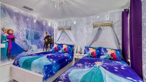 8 bedrooms, desk, iron/ironing board, free WiFi