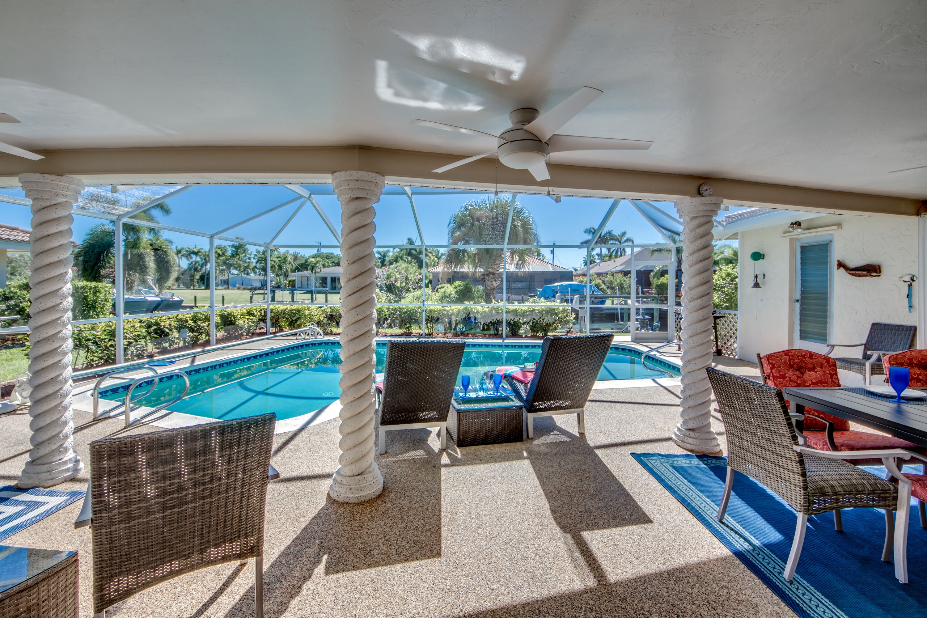 Bright and Sunny,Gulf Access, Salt Water Pool 33 reviews!