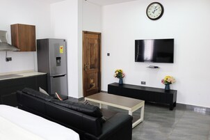 Premier-Studio | Laptopgeeigneter Arbeitsplatz, Bügeleisen/Bügelbrett, kostenloses WLAN