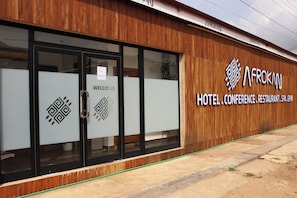 Deep-tissue massages, Swedish massages, massages