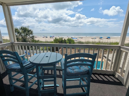 Spacious oceanfront condo with beachfront pool and elevator!