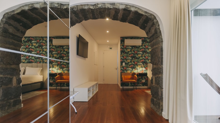 Azores Inn - Family Suites Hostel