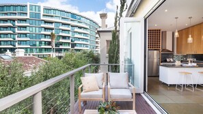 Property grounds - Grand Victoria Beach House (St Kilda)