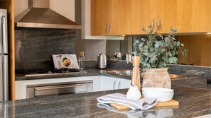 Fridge, microwave, stovetop, dishwasher - Grand Victoria Beach House (St Kilda)