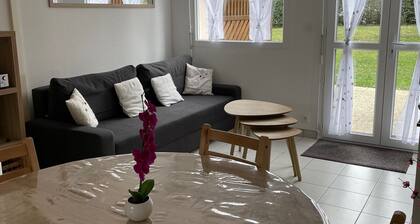 2** gite for 4 people in a 5ha private park, 400m from Jullouville beach