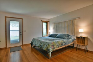 2 slaapkamers, een strijkplank/strijkijzer, reisbedje, gratis wifi