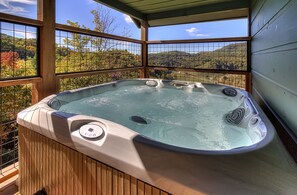 Outdoor spa tub - 10% Discount for Military, Educators, and First Responders! 4WD recommended.  (Sevierville)