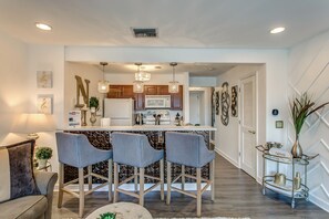 Condo, 1 King Bed with Sofa bed, Balcony | Private kitchen | Fridge, microwave, oven, dishwasher - Riverfront Gold (Nashville)