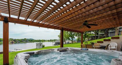 Waterfront 5 BR w/ Hot Tub Sleeps 13!