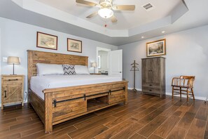 Casa, varias camas, hidromasaje (Bluebonnet Surprise) | 6 habitaciones, decoración personalizada y muebles diferentes 