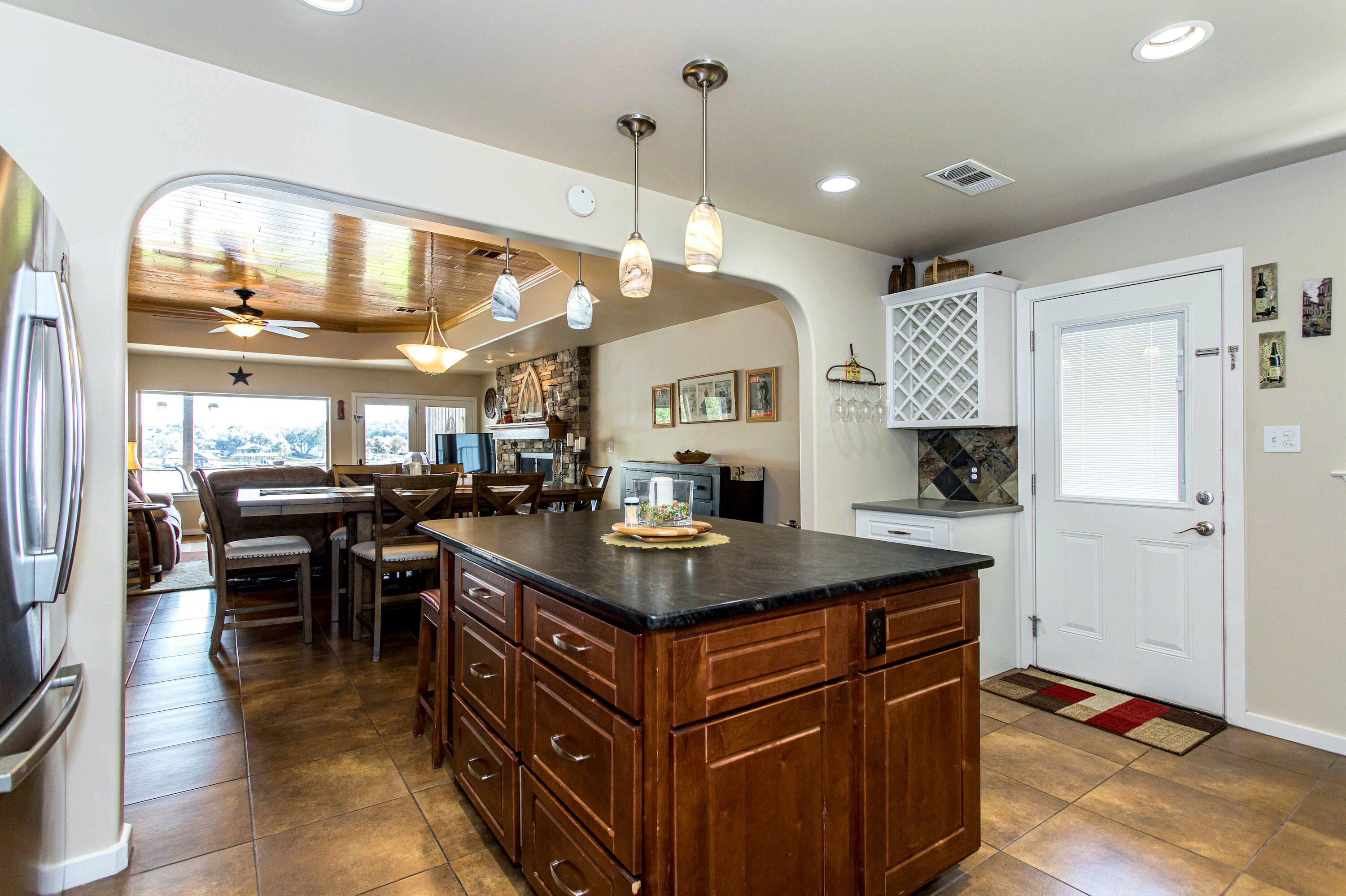 House, Multiple Beds, Hot Tub (Bluebonnet Surprise) | Private kitchen | Fridge, microwave, oven, stovetop