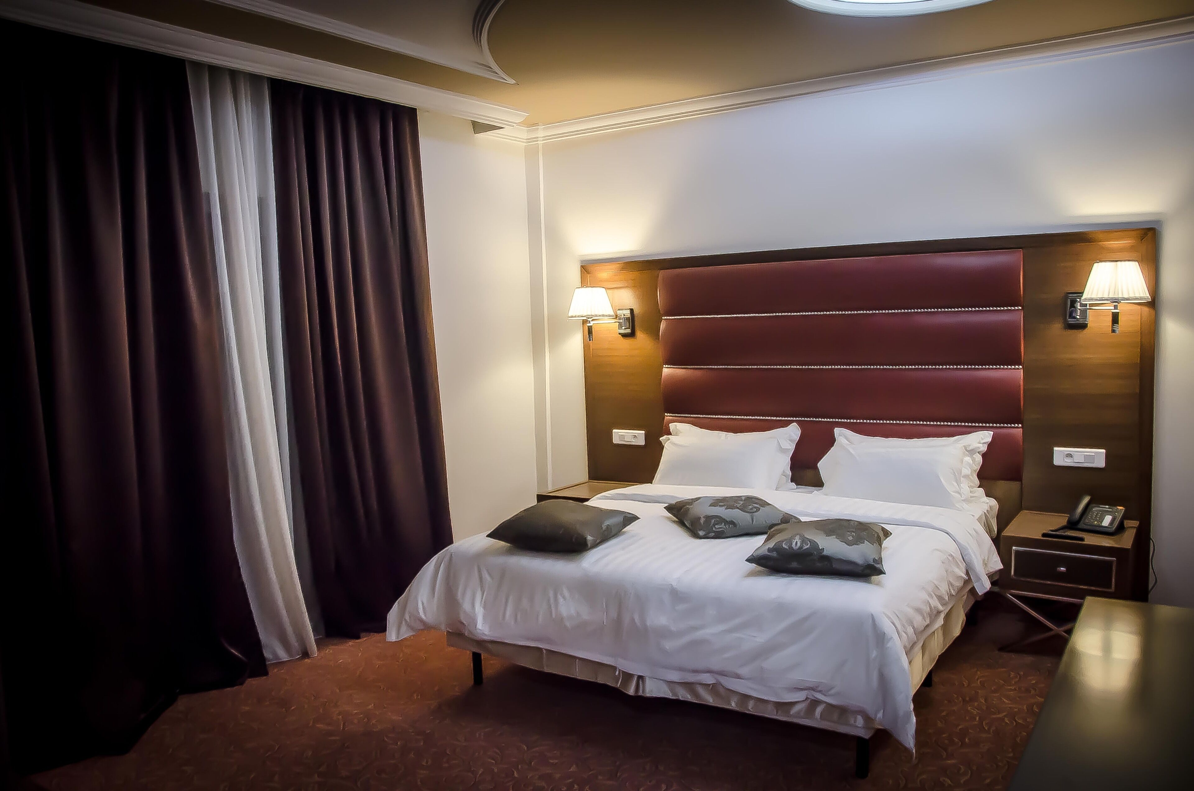 premier suite | egyptian cotton sheets, premium bedding, in-room safe