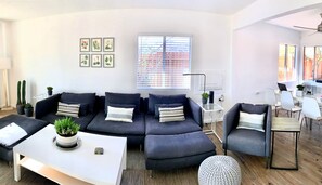 Smart TV, stereo - NEW! Joshua Tree Dream - A Modern Desert Spa Retreat (Twentynine Palms)