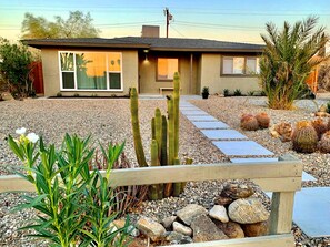 Property grounds - NEW! Joshua Tree Dream - A Modern Desert Spa Retreat (Twentynine Palms)
