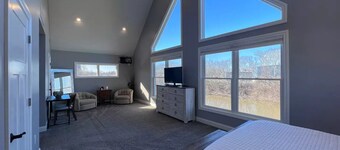 Large, 3 bedroom  Cottage on Black River sleeps up to 10.