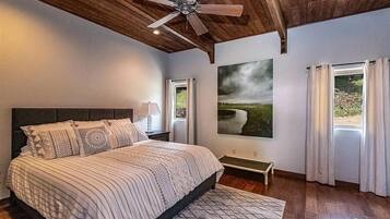 4 bedrooms, iron/ironing board, WiFi, bed sheets
