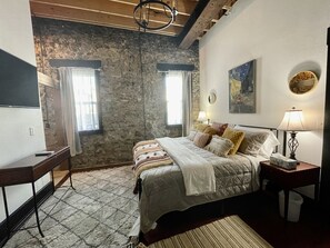 1 bedroom, desk, iron/ironing board, WiFi