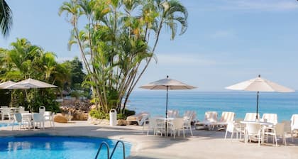 Ocean Front 4 bed 3 1/2 bath Paradise right on the beach
