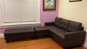 Smart TV, fireplace, stereo