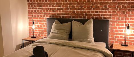 2 habitaciones, escritorio, tabla de planchar con plancha y wifi gratis