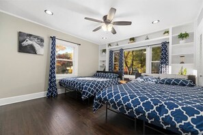 4 bedrooms, desk, iron/ironing board, WiFi