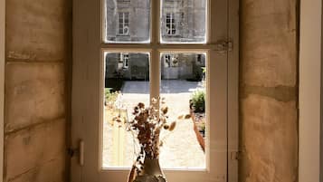 Deluxe Double Room, Garden View (RDC)