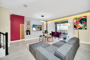 TV, foosball - Magical Pool Home, Enchantments Theme Rooms - 9Bd 5Ba 9cg1161 (Davenport)