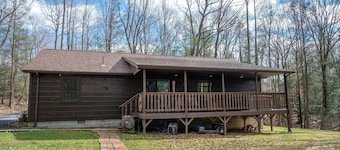 Secluded-Hot Tub-Fire Pit-Fiber internet-Near the Gorge & Parks-Pet Friendly