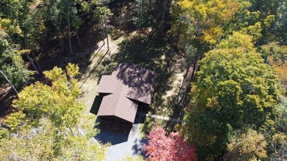 Secluded-Hot Tub-Fire Pit-Fiber internet-Near the Gorge & Parks-Pet Friendly