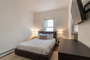 1 bedroom, iron/ironing board, free WiFi