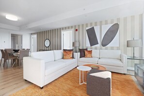 Unclassified image, 5 of 21, button