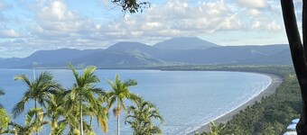 Modern 2 bed townhouse with pool