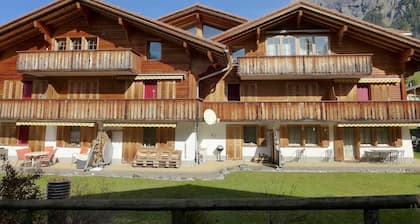 Bel appartement pour 4 personnes avec WIFI, TV, terrasse et vue panoramique