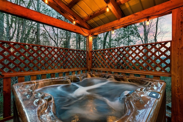 Outdoor spa tub
