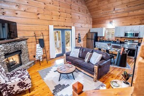 Smart TV, fireplace - Private Getaway w/ Arcade Game, Hot Tub & Fire Pit (Townsend)