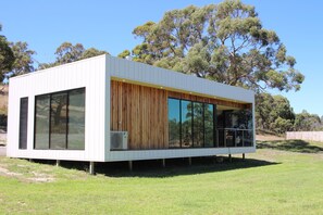 Exterior - Billabong Luxury Retreat at Softfoot Alpaca Farm in Victor Harbor (Hindmarsh Valley)