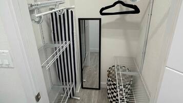 4 habitaciones, ropa de cama hipoalergénica y decoración personalizada