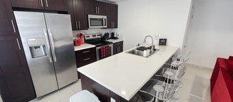 Breathtaking Sky Terrace 4BR/4BA BBQ/BAR  - New Home 