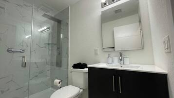 Towels, soap, shampoo, toilet paper