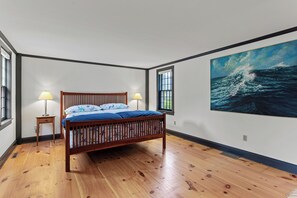 4 habitaciones, tabla de planchar con plancha, wifi y ropa de cama 