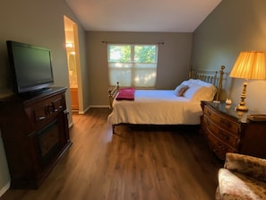 3 chambres, bureau, fer et planche à repasser, accès au Wi-Fi (inclus)