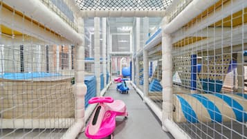 Innen-Kinderspielplatz
