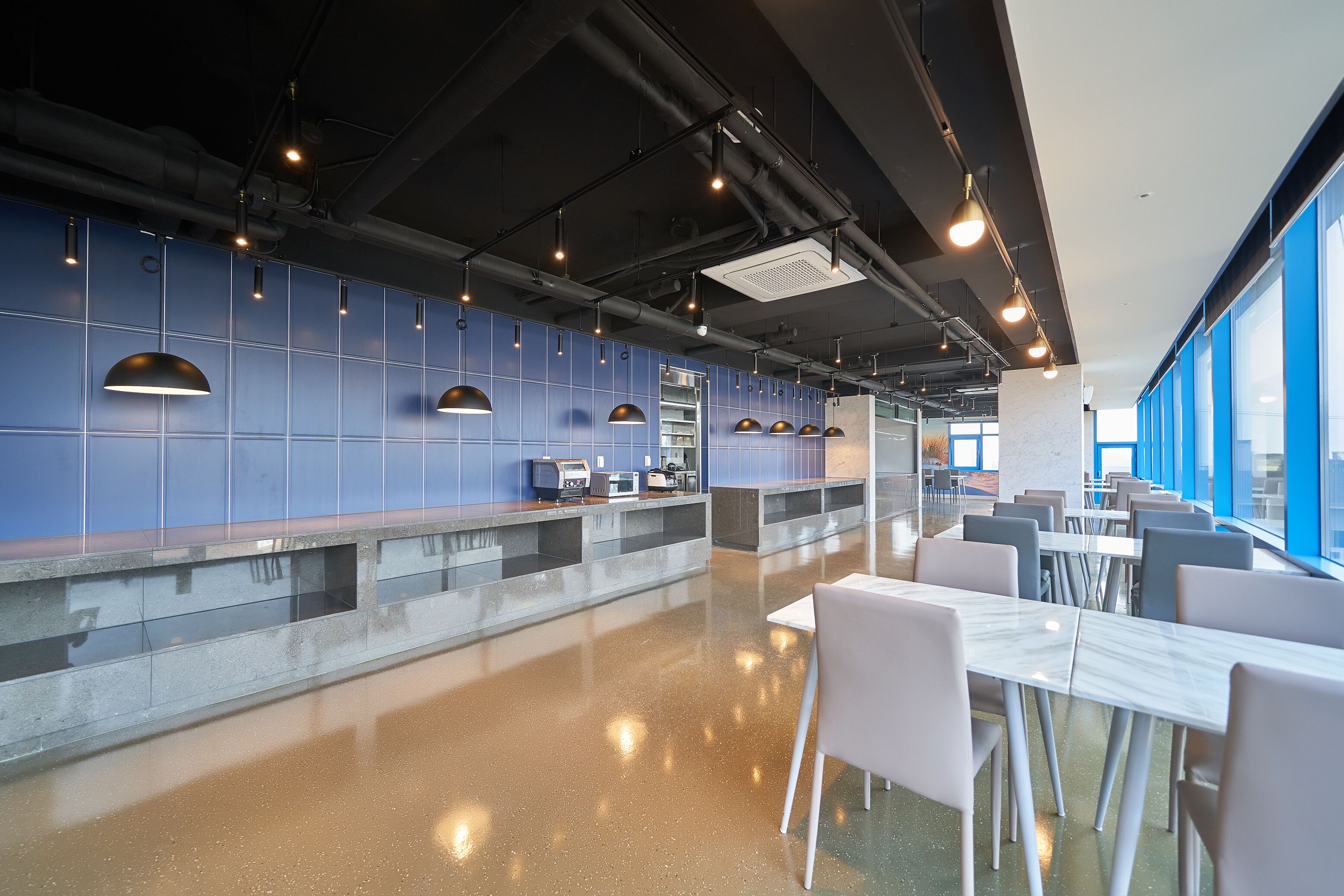 daily buffet breakfast (krw 29000 per person)